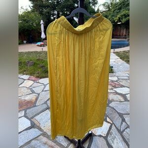 Forever 21 yellow maxi skirt. Size small.